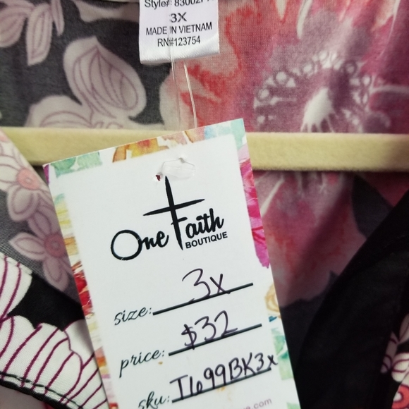 Button Front Top - Picture 2 of 3